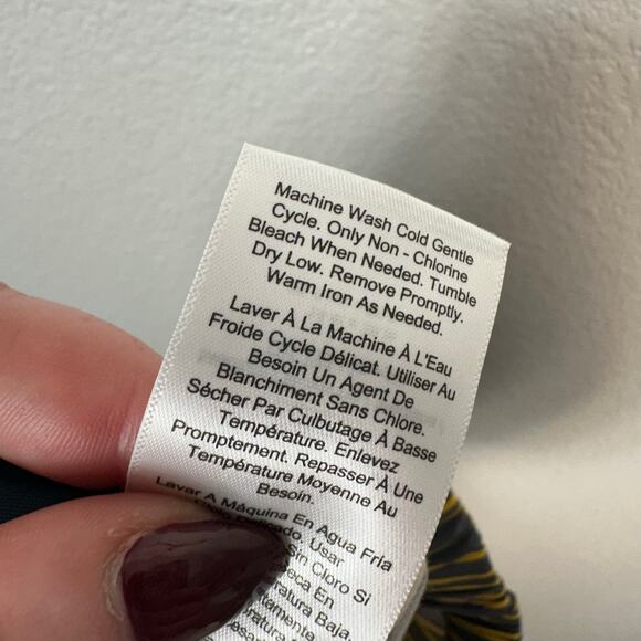 Harry Potter x Potterybarn Hufflepuff House Sateen Long Sleeve Pant Pajama Set M - Picture 15 of 16